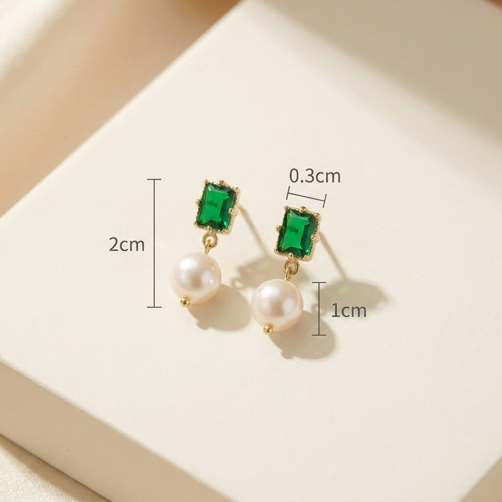 Size guide for “Eden’s Whisper” Emerald and Pearl Drop Earrings showing the 2cm total length and 1cm pearl drop