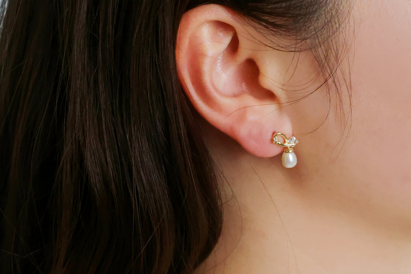 Dainty Gold Knot Pearl & Diamond Stud Earrings