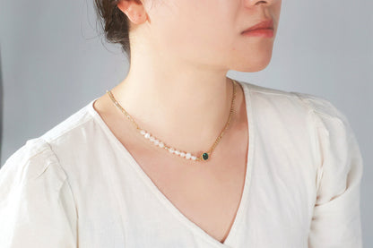 Emerald Figaro Chain Choker Necklace with Pearl