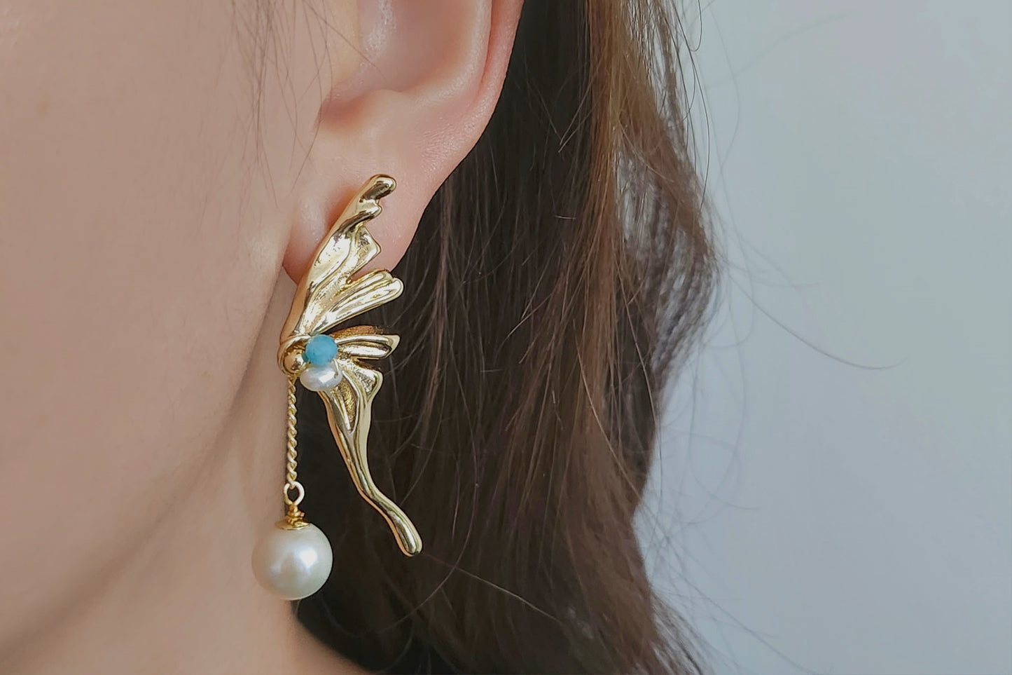 Gold Butterfly Freshpearl Dangle Earring