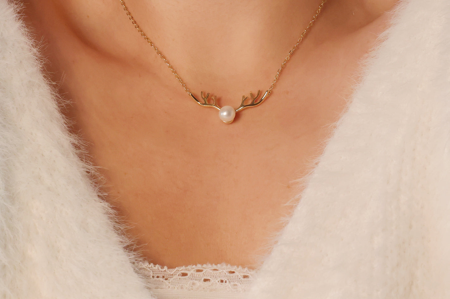 Minimalist Antler Freshwater Pearl Necklace