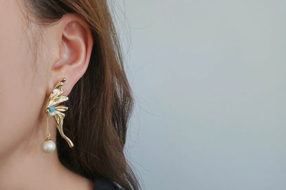 Gold Butterfly Freshpearl Dangle Earring