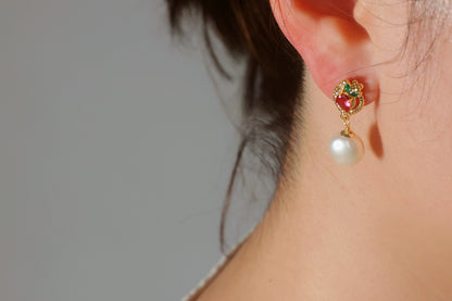 Vintage Style Crystal Stud Earrings with Freshwater Drop