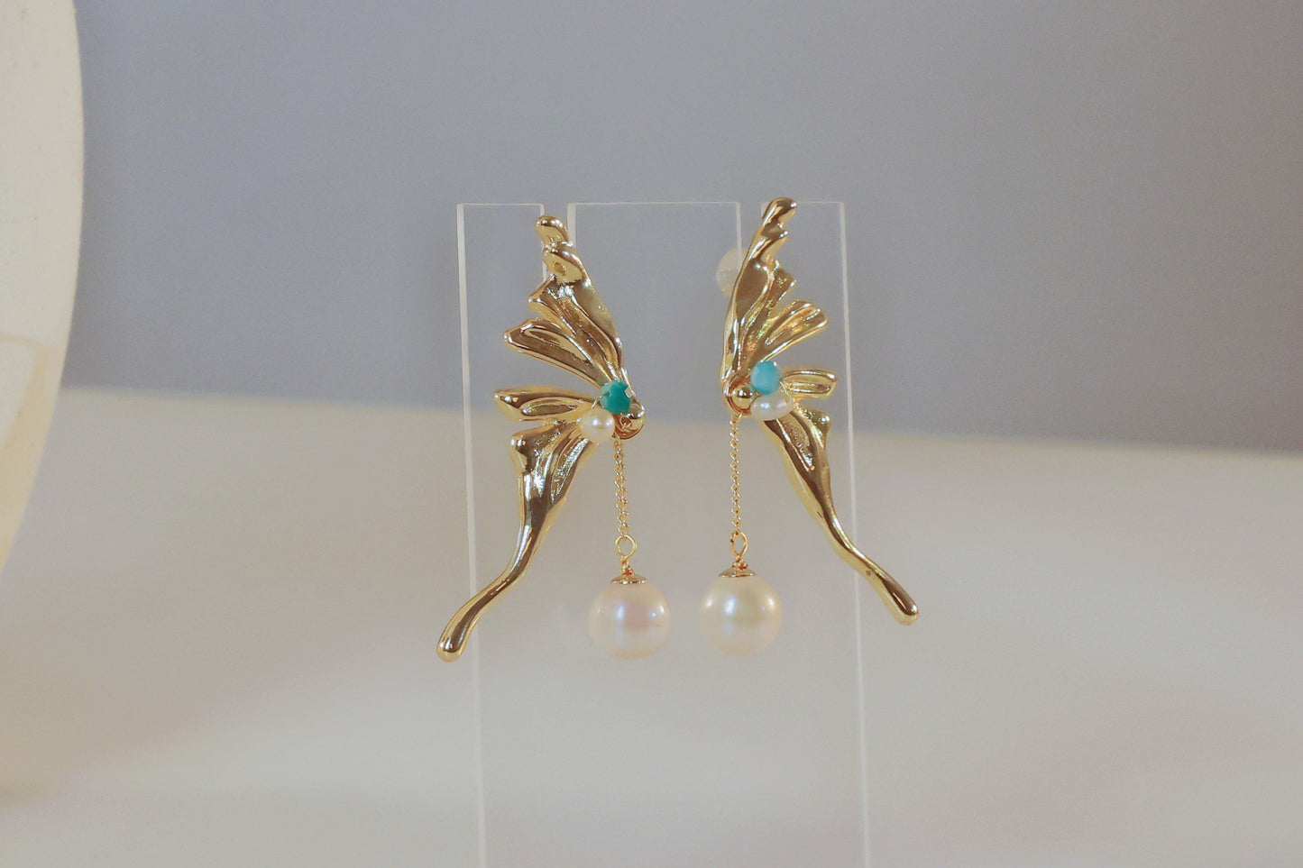 Gold Butterfly Freshpearl Dangle Earring