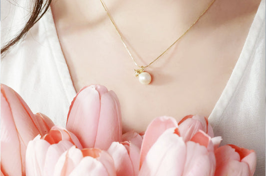 Gold Chain Necklace with Pearl Gourd Pendant