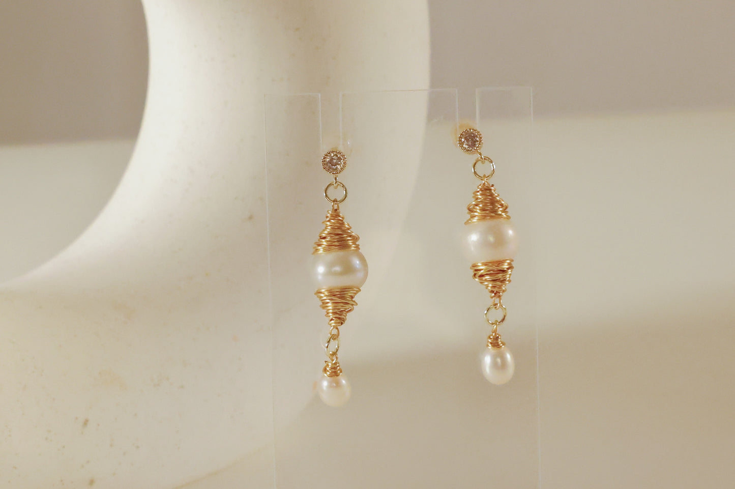 Handmade Wire Wrapped Dangle Earring with Freshwater Pearl