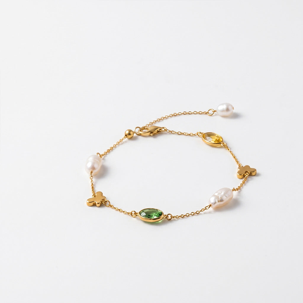 High-quality 18K gold-plated lobster clasp and 2-inch adjustable extension chain of the Papillon bracelet.