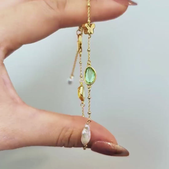 papillon-pearl-butterfly-bracelet-shimmering-on-wrist-video