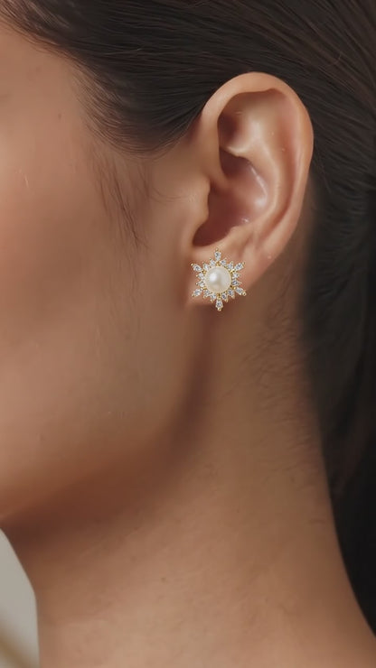 Christmas Snowflake Earrings - Freshwater pearl Gold Ear Studs