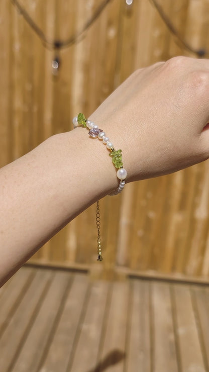 Elysian Meadow | Natural Peridot & Shell Pearl Beaded Bracelet - 14K Gold Plated