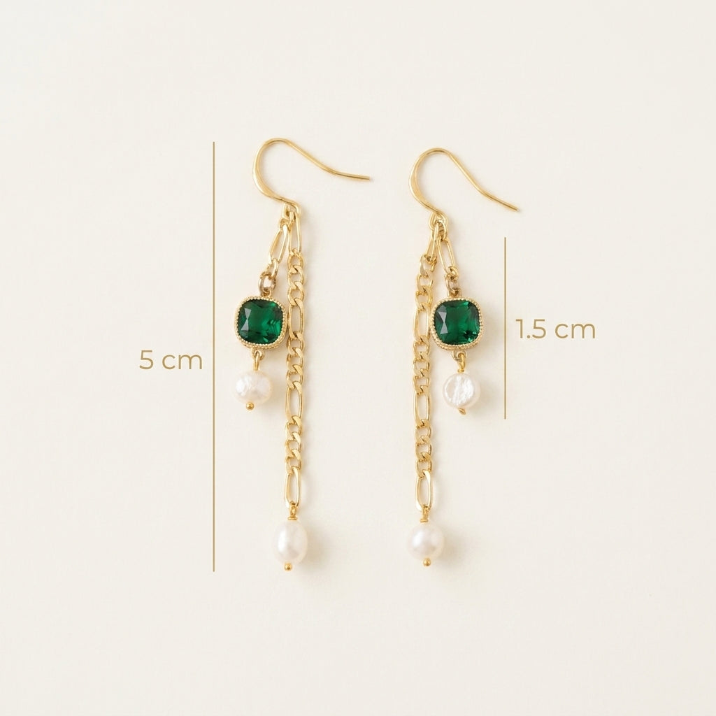 Size guide for “Verdant Muse” Emerald and Pearl Drop Earrings showing the 5cm total length and 1.5cm drop detail